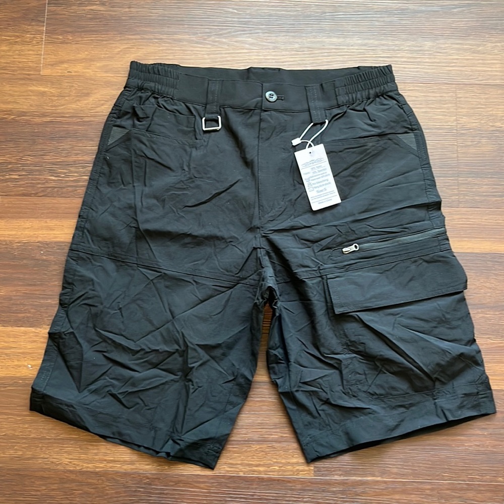 Vcansion, men’s black cargo shorts, small, new with tags